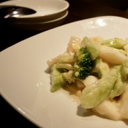 紋甲イカのミルク炒め