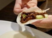 牛肉の細切り味噌炒め、クレープ包み