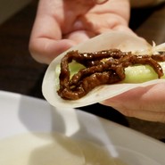 牛肉の細切り味噌炒め、クレープ包み