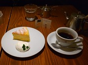 本日のコーヒー、チーズケーキ