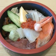 寺泊中央水産 まるなか