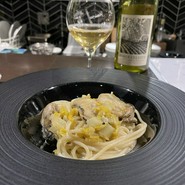 牡蠣とオレンジ白菜のペペロンチーノ