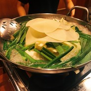 博多水炊き風もつ鍋　もつ藤