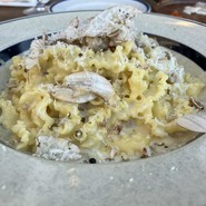 鴨肉のサルシッチャとブラウンマッシュルームのフンギカルボナーラ