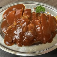 ポークチャップ定食のポークチャップ