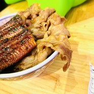 うなぎの蒲の穂焼 牛タン 焼鳥 馬刺し いづも 浅草横町