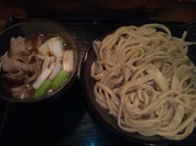 豚肉汁うどん　黒