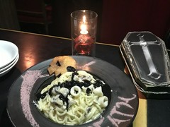 VAMPIRE CAFE
