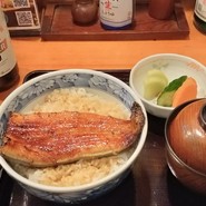 鰻丼（家康）でも十分鰻を楽しめました。