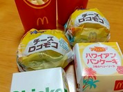 2021年夏はチーズロコモコバーガー！