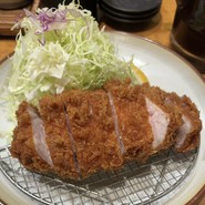 食べごたえある分厚いロースカツ！