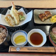 与島PAフードコート