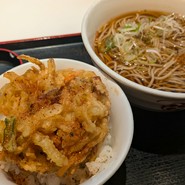 ミニかき揚げ丼と蕎麦のセット