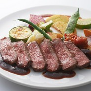 『牛フィレ肉のステーキ 120g』