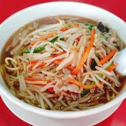野菜たっぷり、モヤシラーメン。