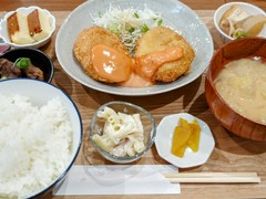 日替わりランチ（自家製メンチカツ）