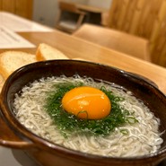 しらすと小葱のアヒージョ　
