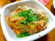 今、大人気の吉野家親子丼。甘味おさえ目で美味しい。