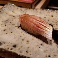 鮨　在