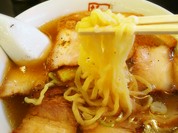 チャーシュー麺 麺リフト(箸持ち上げ)