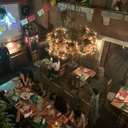 FONDA　DE　LA　MADRUGADA