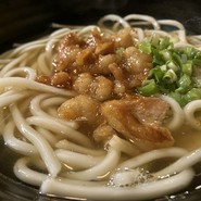 うどんのだし香るゆるりとする居酒屋
