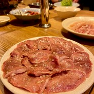 炭火焼肉ホルモンうしごろ