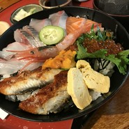 お刺身丼