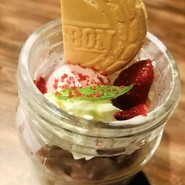 ワイズ カフェ & バー