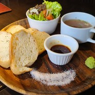 お肉バル　うに　宇部新川駅前店