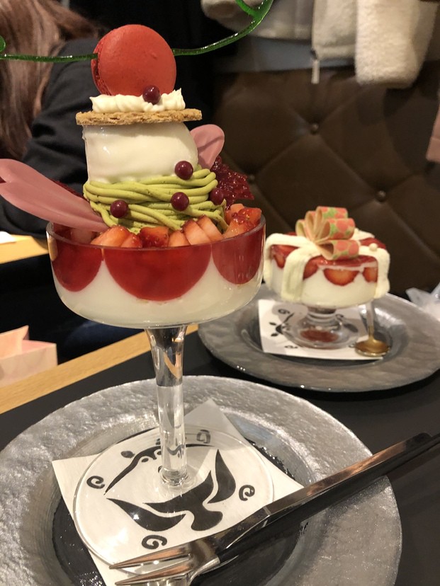 夜パフェ専門店 モモブクロ 池袋東口 東池袋 スイーツ のグルメ情報 ヒトサラ 夜パフェ専門店 モモブクロ 池袋東口 東池袋 スイーツ のグルメ情報 ヒトサラ