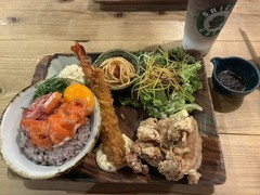 玉ねぎ倉庫跡地　志知カフェ　