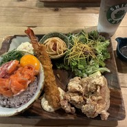 玉ねぎ倉庫跡地　志知カフェ　