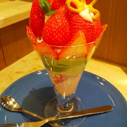 さくらいちごパフェ