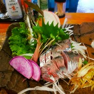 野菜刺身盛合せと泳ぎあじ
