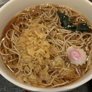 大盛り無料のたぬきそば！