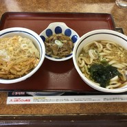 山田うどん箱田店