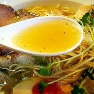 あっさりコク旨い塩スープ