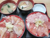 ブリの漬け丼，生まぐろ・ネギトロ丼，味噌汁（２