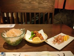 お魚が美味しいのは言うまでもなく、大根サラダがとても美味しかったです。