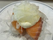 サーモンオニオン132円！