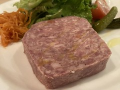 パリのワイン食堂