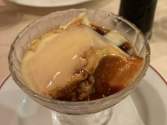パリのワイン食堂