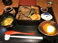 すき焼き しゃぶしゃぶ 一芯