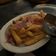 エストレジャドス　~ポテトフライと半熟卵~