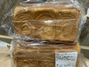 ベーカリーカフェ 高級食パン 嵜本