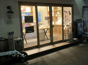 ベーカリーカフェ 高級食パン 嵜本