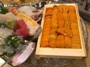 箱ウニと刺身盛り合わせ