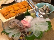 ウニ箱もり、車海老刺身、カワハギ刺身、肝