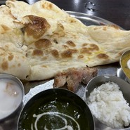 レディースランチにしました。ナンが凄く美味しくてお代わりしてしまいました。スタッフさんも優しいです。